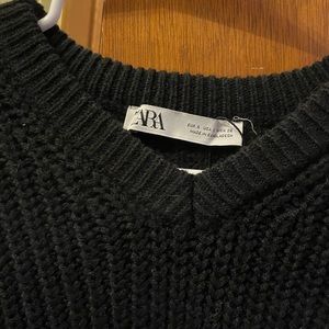 Soft Zara knit sweater worn once